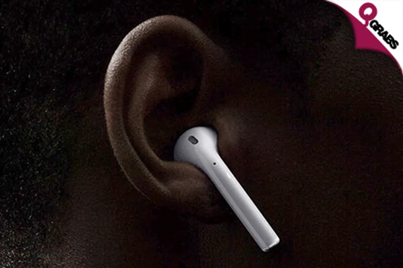 For QR619 Get the King of Earphones with Apple Wireless AirPods with Charging Case! (QR749 Value)